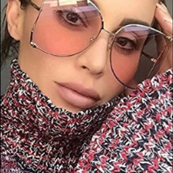 Accessories - Oversized sunglasses gold frame pink gradient lens